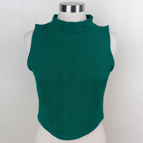 H&M Green Pattern Crop L Top - Picture 1 of 8
